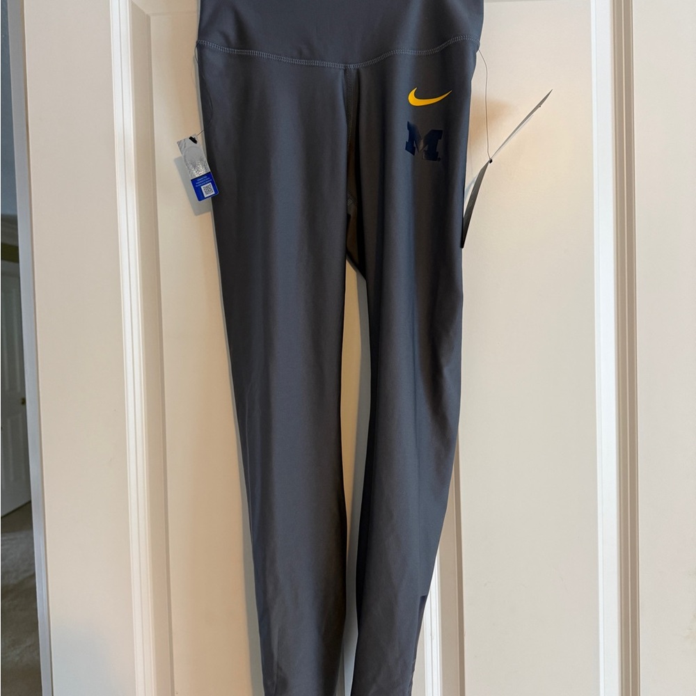 Nike Women's Leggings for Runnjng Grey University of Michigan with Reflectors